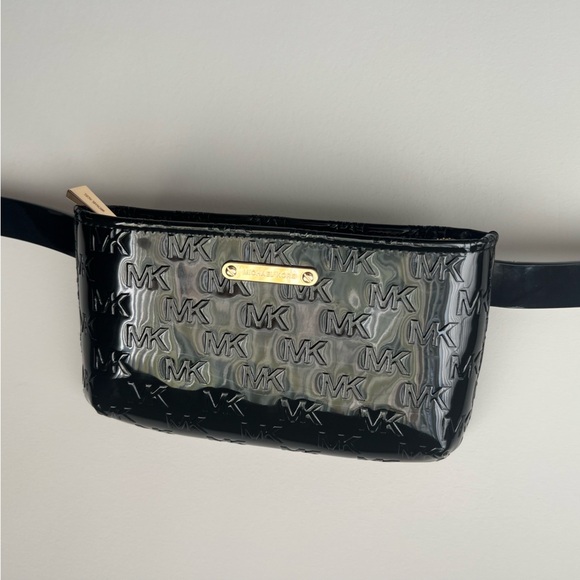 Michael Kors Adjustable Belt Bag Logo Debossed Black - Picture 1 of 9